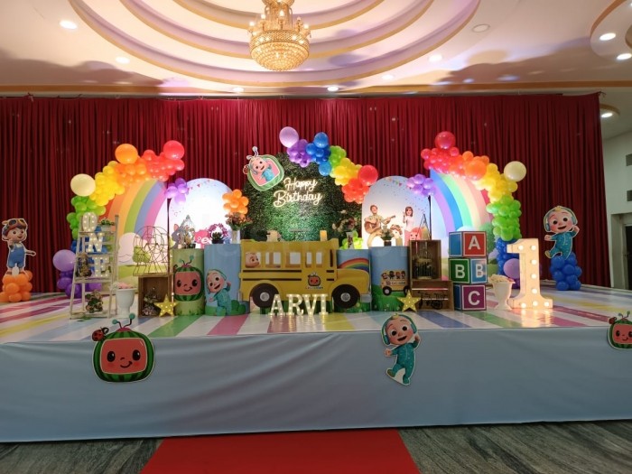 party artists Cocomelon Rhyme Birthday Decor